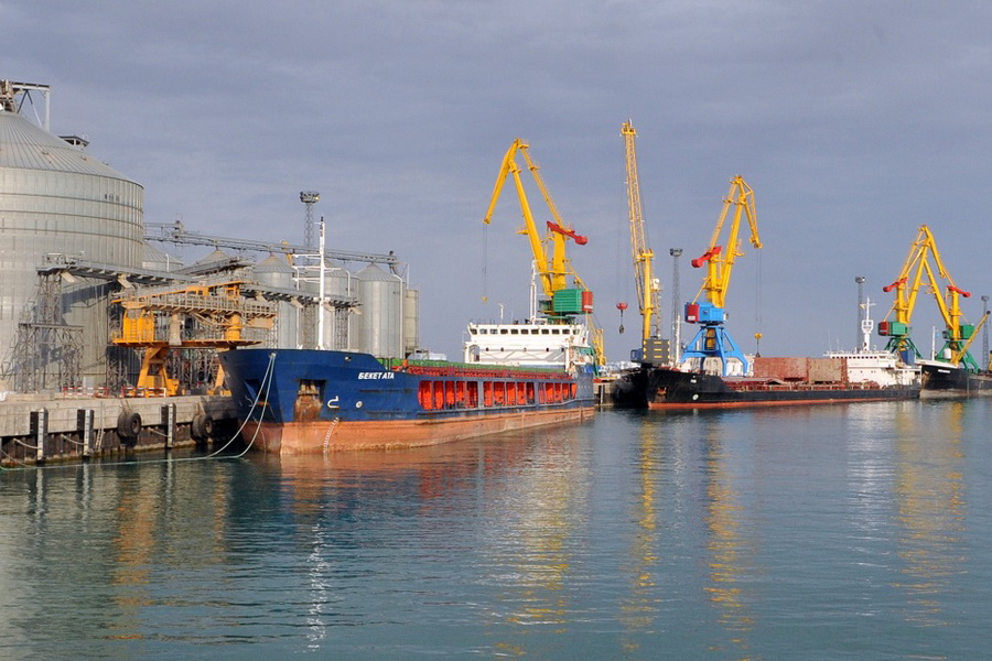 Грузия с Азербайджаном и Казахстаном начинает перевозки грузов в Европу на фидерном судне