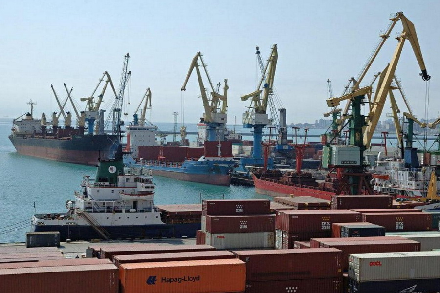 Актауский морской порт получит статус международного