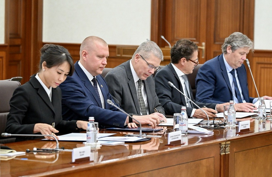 Мировые гиганты Vaderstad, Lindsay и Dewulf заходят в Казахстан: 7 легендарных брендов запускают производство в РК