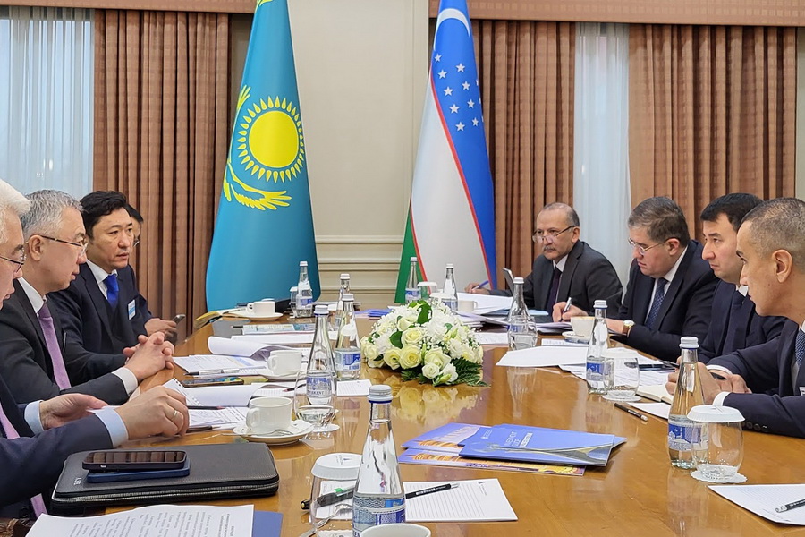 Казахстан заключил соглашения с Узбекистаном на $2,5 млрд