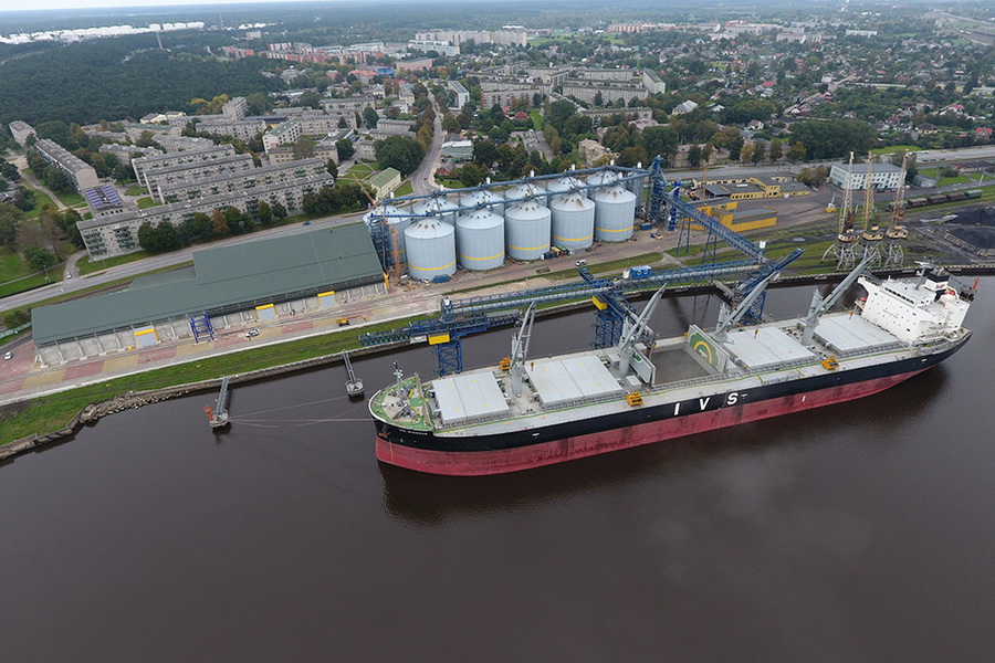 Казахстанская компания продает зерновой терминал в Латвии