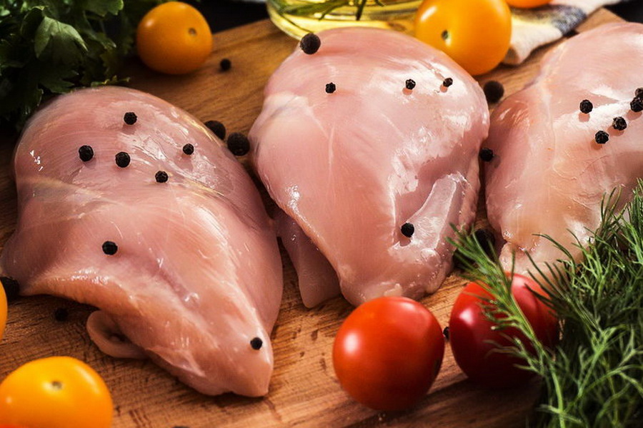 Ценовой сговор на рынке муки и мяса птицы выявили в РК