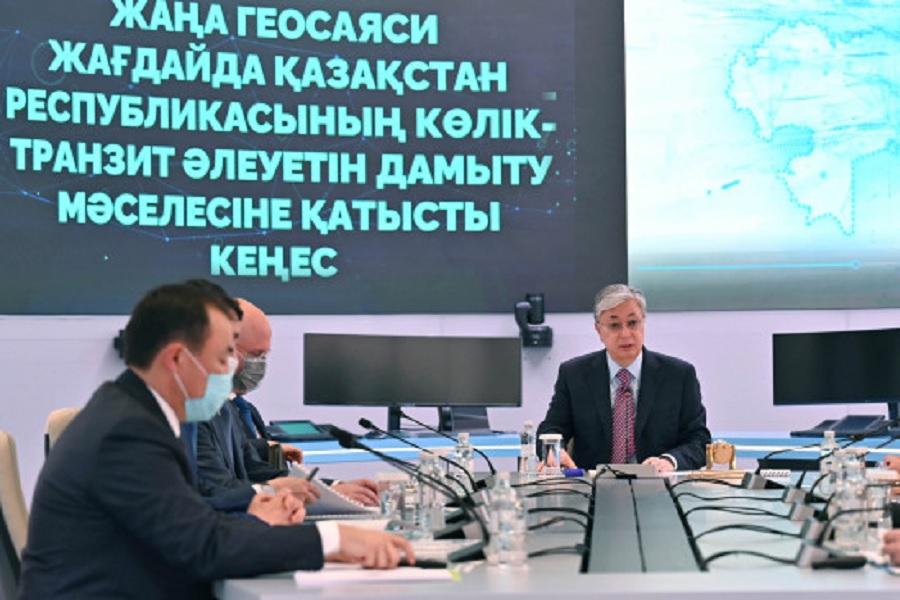 Токаев предложил трансформировать КТЖ в транспортно-логистическую компанию