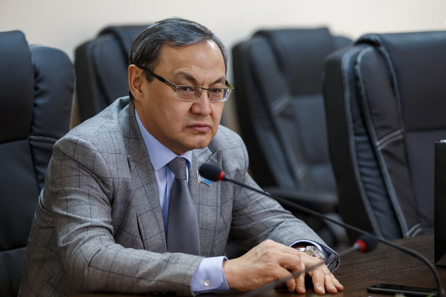 Защитить стабфонды от коррупционных схем призвал ректор КазАТУ 