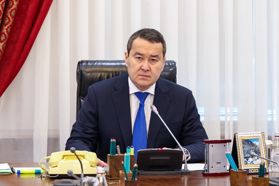 Алихан Смаилов вновь возглавил правительство Казахстана