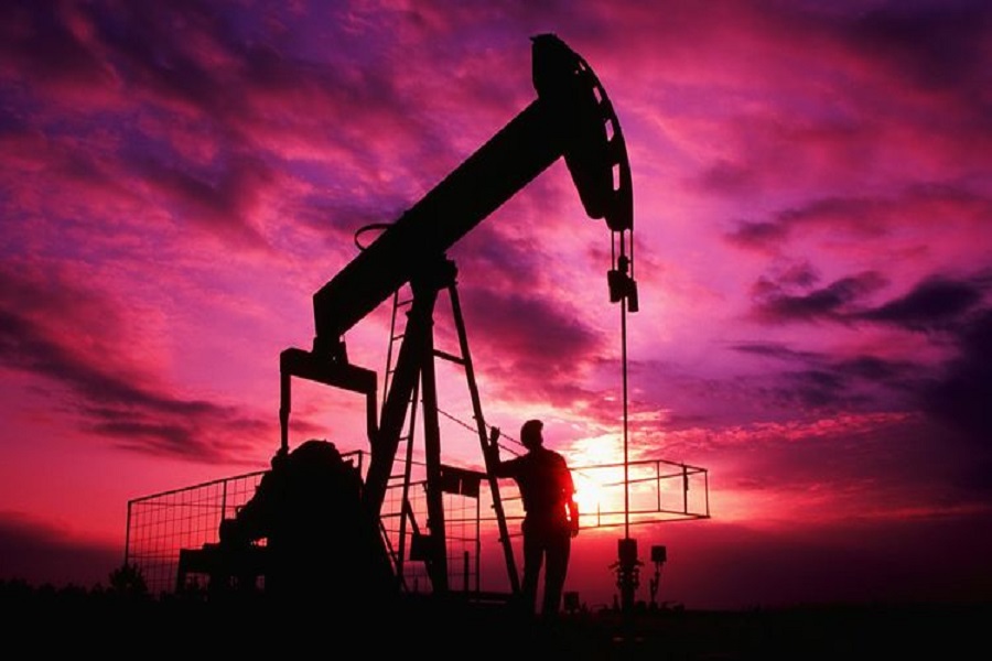 Цена на нефть марки WTI в понедельник ушла в минус