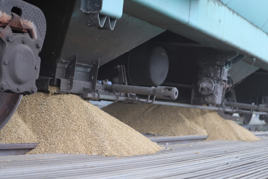Жумангарин обсудит ускорение разгрузки казахстанского зерна в Китай